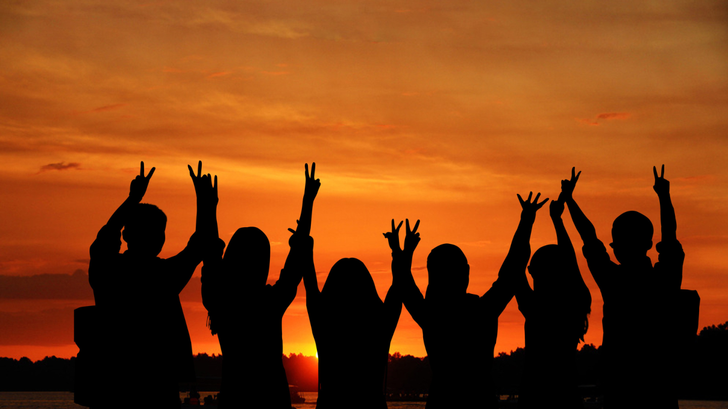 Friends Getting Close Is Having Close Friends a Modern-Day Miracle? - Mochi Magazine